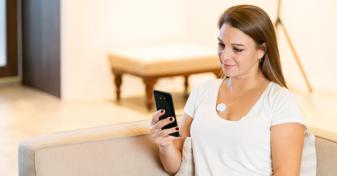 A person using AeviceMD